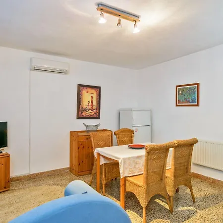 Apartments Modri Dragulj Razanj Exterior photo