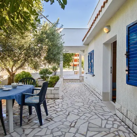Apartments Modri Dragulj Razanj Exterior photo
