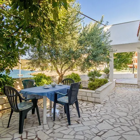 Apartments Modri Dragulj Razanj Exterior photo