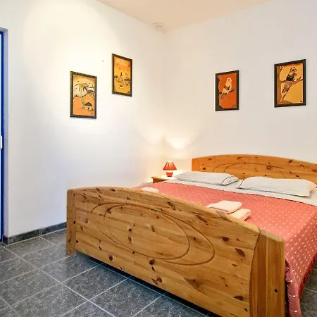 Apartments Modri Dragulj Razanj Exterior photo