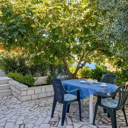 Apartments Modri Dragulj Razanj Exterior photo
