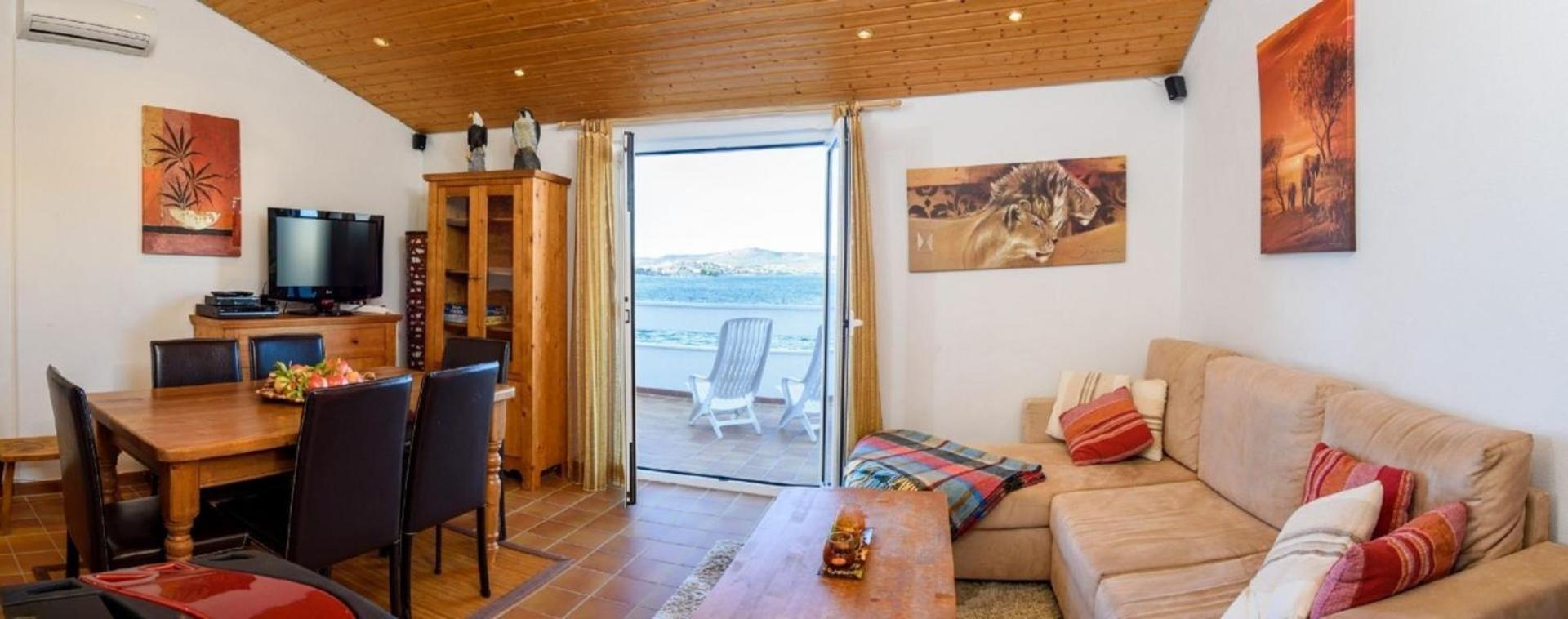 Modri Dragulj Apartment Razanj