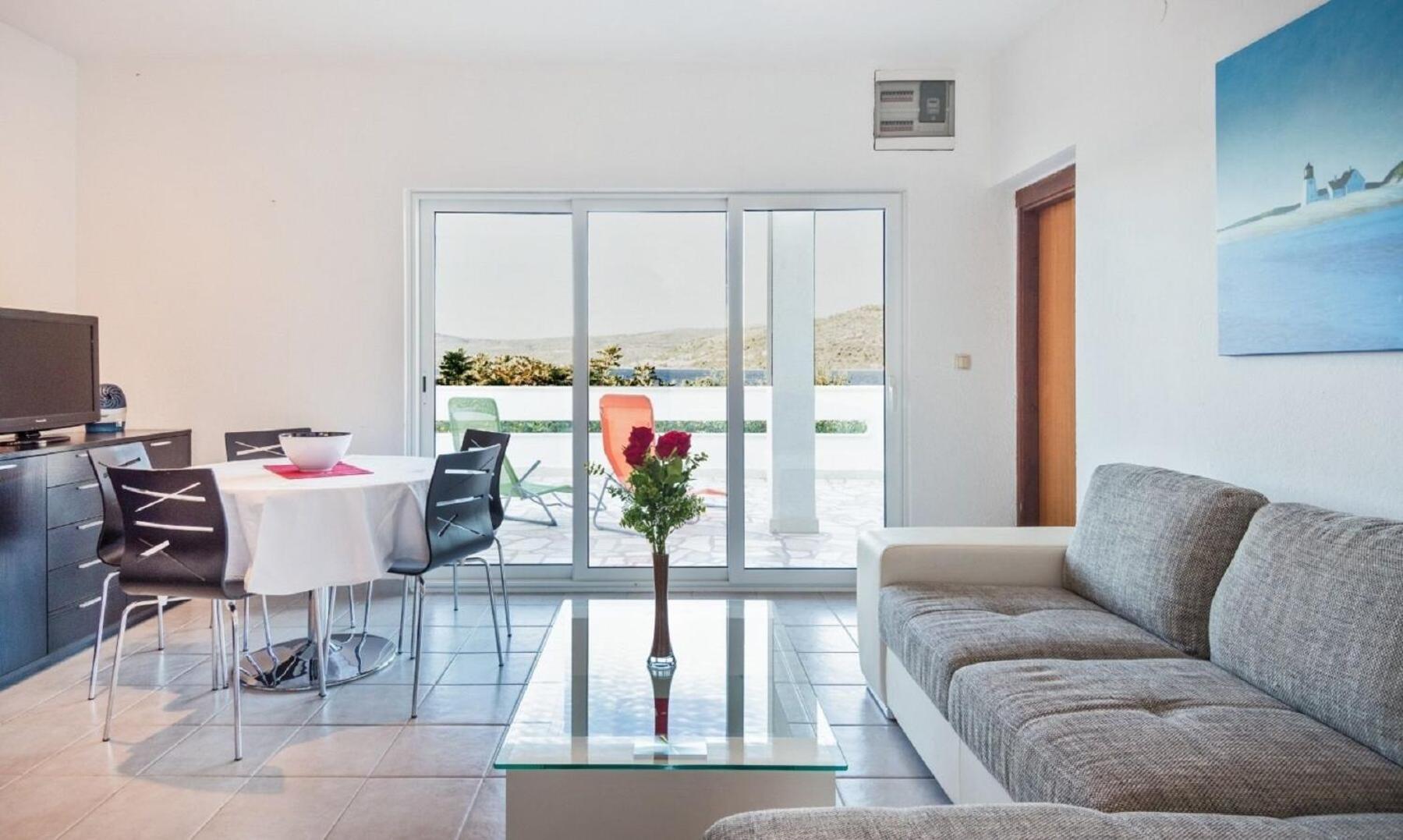 Modri Dragulj Apartment Razanj